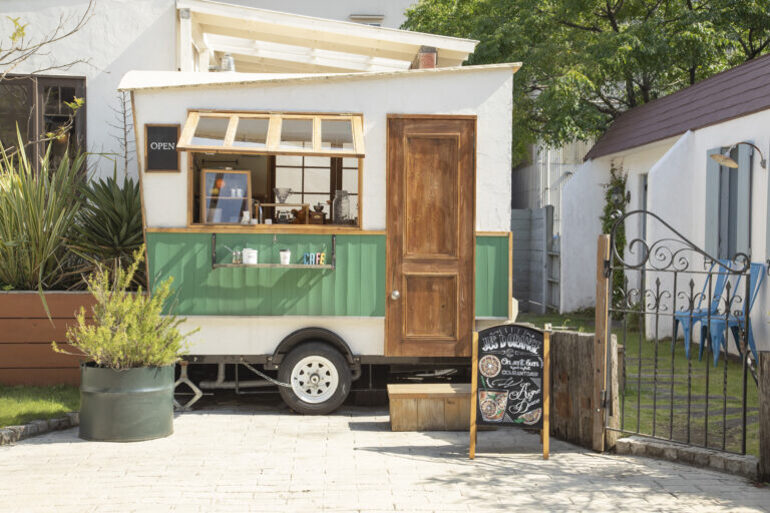 キッチンカーのカフェのあるフレスタの撮影スペース