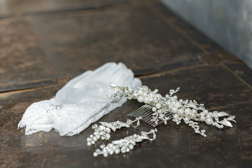 ウェディンググローブとアクセサリー